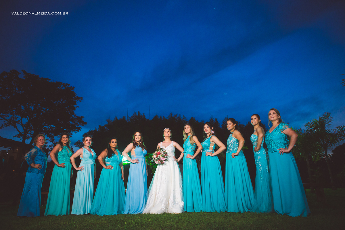 A noiva e a madrinhas