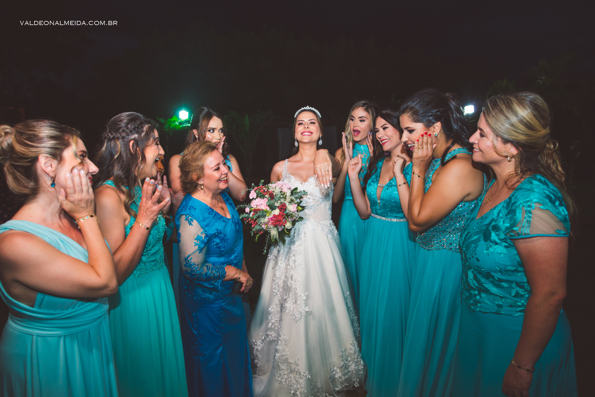 A noiva e a madrinhas