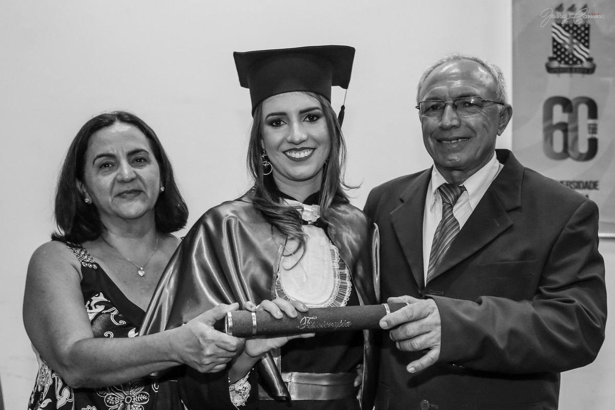 juarez-carneiro-studio-formatura-formando-beca-fisioterapia-ufpb-fotografo-joãopessoa-pb