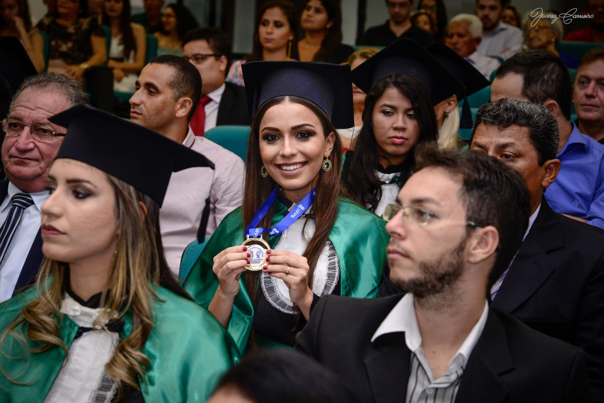 juarez-carneiro-studio-fotografo-fotografia-formatura-joãopessoa-pb-fisioterapia-ufpb-beca-colaçãodegrau-raycina-formando