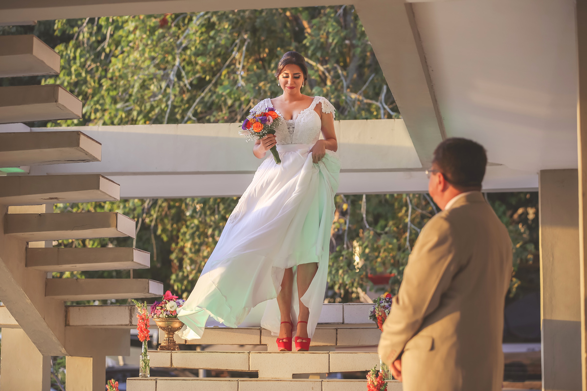 juarez-carneiro-studio-fotografo-joãopessoa-paraiba-jampa-pb-casamento-ensaio-praia-noivos-noivas-feiradenoiva-fotografodecasamento-vestidodenoiva-fotografia-foto-wedding-amor-love-sentimento-casal-juarezcarneirostudio-arte-classico-flores