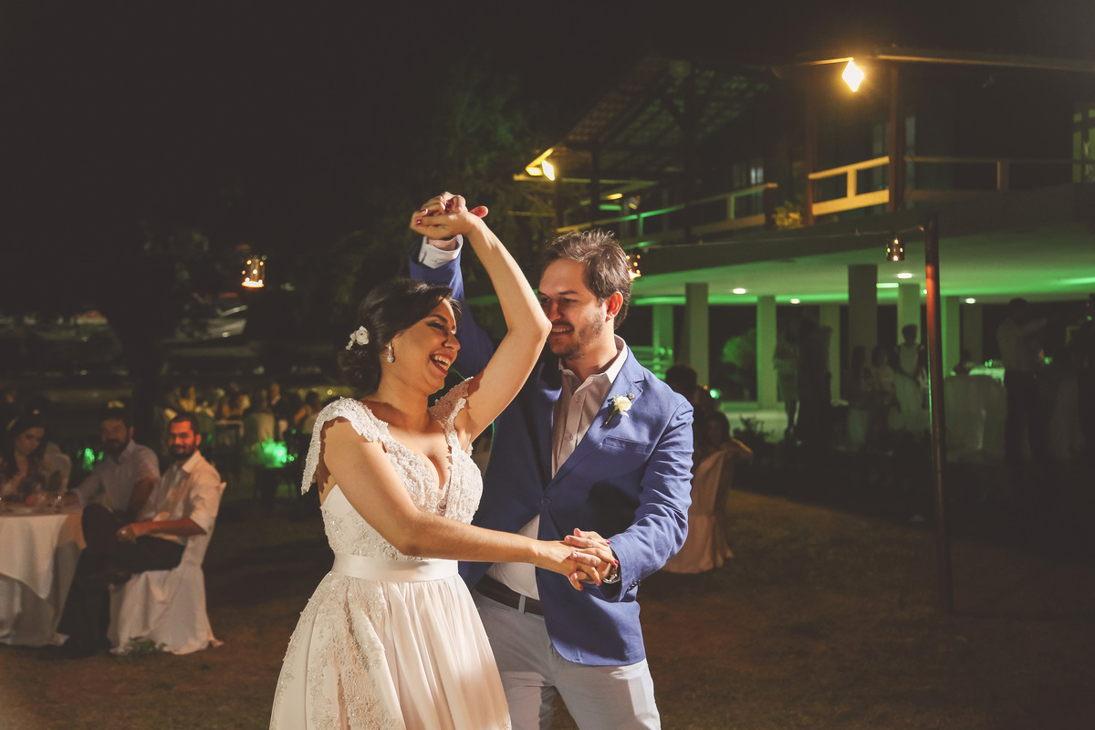 juarez-carneiro-studio-fotografo-joãopessoa-paraiba-jampa-pb-casamento-ensaio-praia-noivos-noivas-feiradenoiva-fotografodecasamento-vestidodenoiva-fotografia-foto-wedding-amor-love-sentimento-casal-juarezcarneirostudio-arte-classico-flores