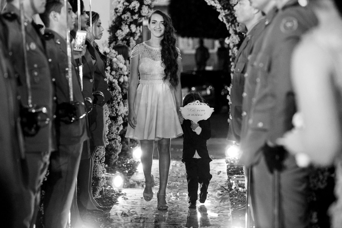 casamento-juarezcarneirostudio-melhorfotografo-fotografonaparaiba-paraiba-joãopessoa-fotos-noiva-noivo-jacaraú-militar-fotografodecasamento-ensaio-historiadecasamento-fotosdecasamento-emoção-tenente-aspirantes-espadas-pb-jampa-igreja-festa-dança