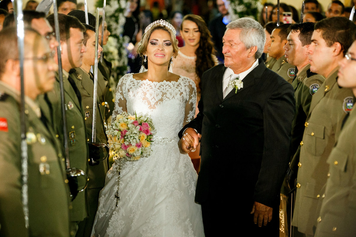 casamento-juarezcarneirostudio-melhorfotografo-fotografonaparaiba-paraiba-joãopessoa-fotos-noiva-noivo-jacaraú-militar-fotografodecasamento-ensaio-historiadecasamento-fotosdecasamento-emoção-tenente-aspirantes-espadas-pb-jampa-igreja-festa-dança