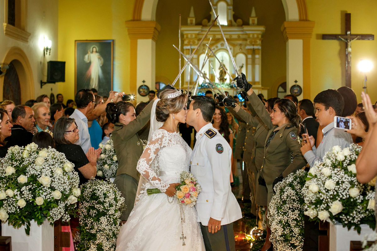 casamento-juarezcarneirostudio-melhorfotografo-fotografonaparaiba-paraiba-joãopessoa-fotos-noiva-noivo-jacaraú-militar-fotografodecasamento-ensaio-historiadecasamento-fotosdecasamento-emoção-tenente-aspirantes-espadas-pb-jampa-igreja-festa-dança