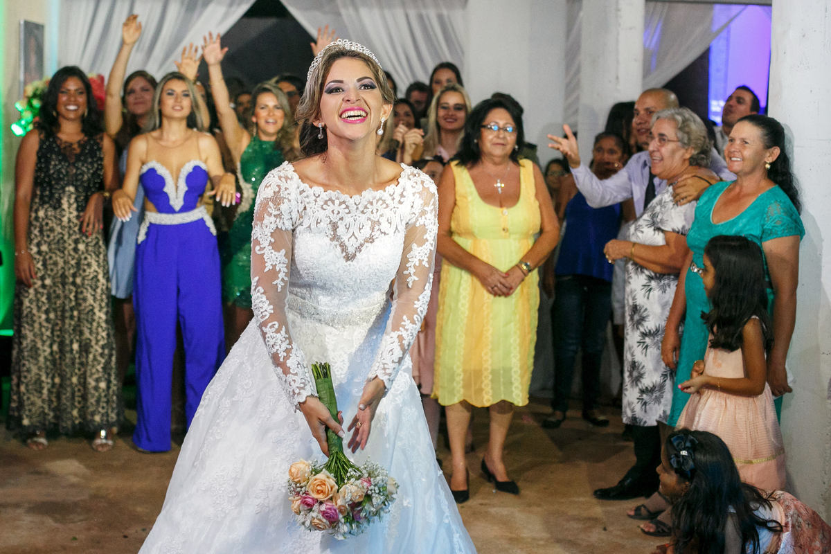 casamento-juarezcarneirostudio-melhorfotografo-fotografonaparaiba-paraiba-joãopessoa-fotos-noiva-noivo-jacaraú-militar-fotografodecasamento-ensaio-historiadecasamento-fotosdecasamento-emoção-tenente-aspirantes-espadas-pb-jampa-igreja-festa-dança