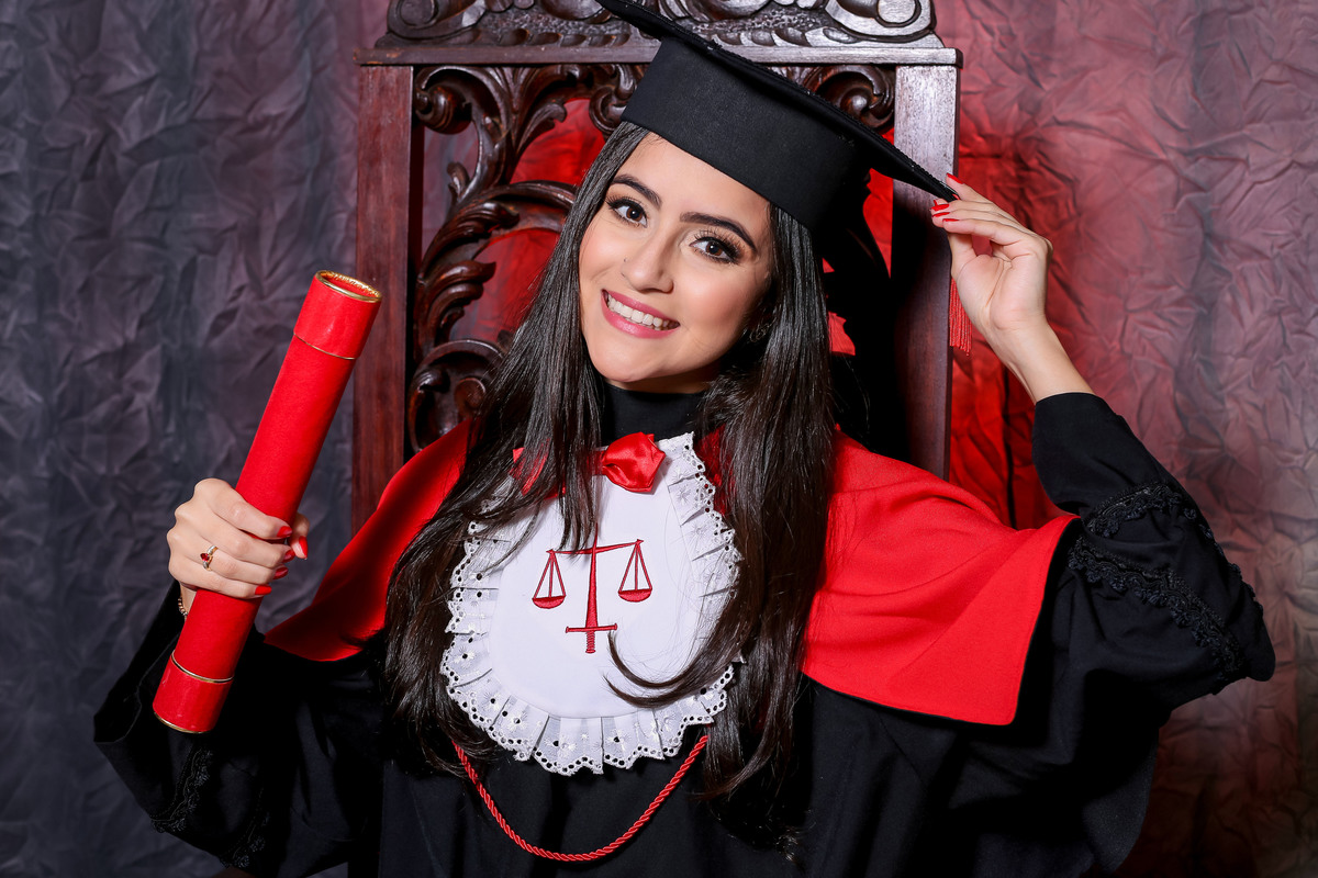 gabriela-cortez-juarez-carneiro-studio-fotografo-formatura-direito-iesp-joãopessoa-paraíba-jampa-pb-formanda-beca-becaspb-foto-estúdio-cadeiradeformatura-advogada-advogado-sonho-realização-capelo-ensaio-sessãodefotos-ufpb-nassau-asper-unipê-unip-fpb-2019