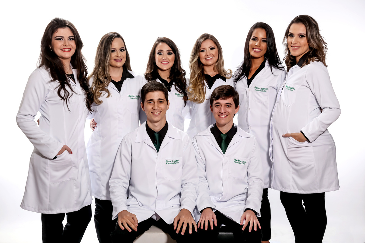 gabriela-cortez-juarez-carneio-studio-diego-fotografia-foto-fotografo-formatura-fono-fonoaudiologia-ufpb-beca-becaspb-joãopessoa-jampa-paraíba-pb-formanda-capelo-diploma-conquista-vitória-praia-auladasaudade-colaçao-baile-festa-jaleco-verde-marriage-pirli