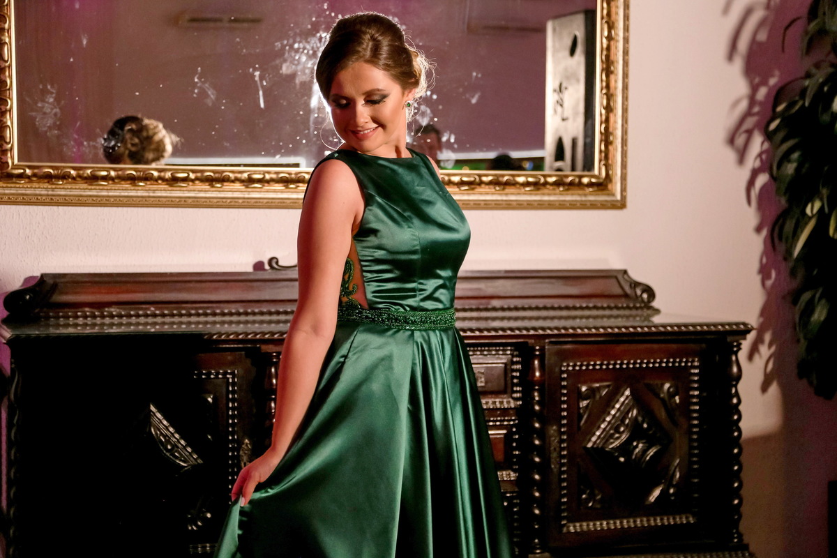 gabriela-cortez-juarez-carneio-studio-diego-fotografia-foto-fotografo-formatura-fono-fonoaudiologia-ufpb-beca-becaspb-joãopessoa-jampa-paraíba-pb-formanda-capelo-diploma-conquista-vitória-praia-auladasaudade-colaçao-baile-festa-jaleco-verde-marriage-pirli