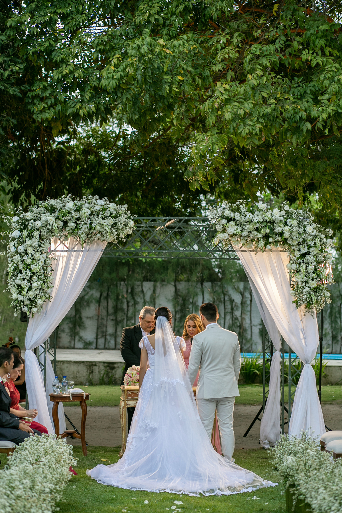 casamento-wedding-noiva-noivo-juarez-carneiro-studio-fotografo-noivos-chacara-nbs-joãopessoa-paraiba-jampa-pb-padrinhos-madrinhas-foto-vestidodenoiva-dia-jardim-jesus-cerimônia-recepção-festa-amor-love-sentimento-emoção-terno-inspiração-casorio-igreja