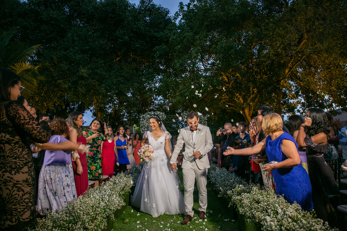 casamento-wedding-noiva-noivo-juarez-carneiro-studio-fotografo-noivos-chacara-nbs-joãopessoa-paraiba-jampa-pb-padrinhos-madrinhas-foto-vestidodenoiva-dia-jardim-jesus-cerimônia-recepção-festa-amor-love-sentimento-emoção-terno-inspiração-casorio-igreja