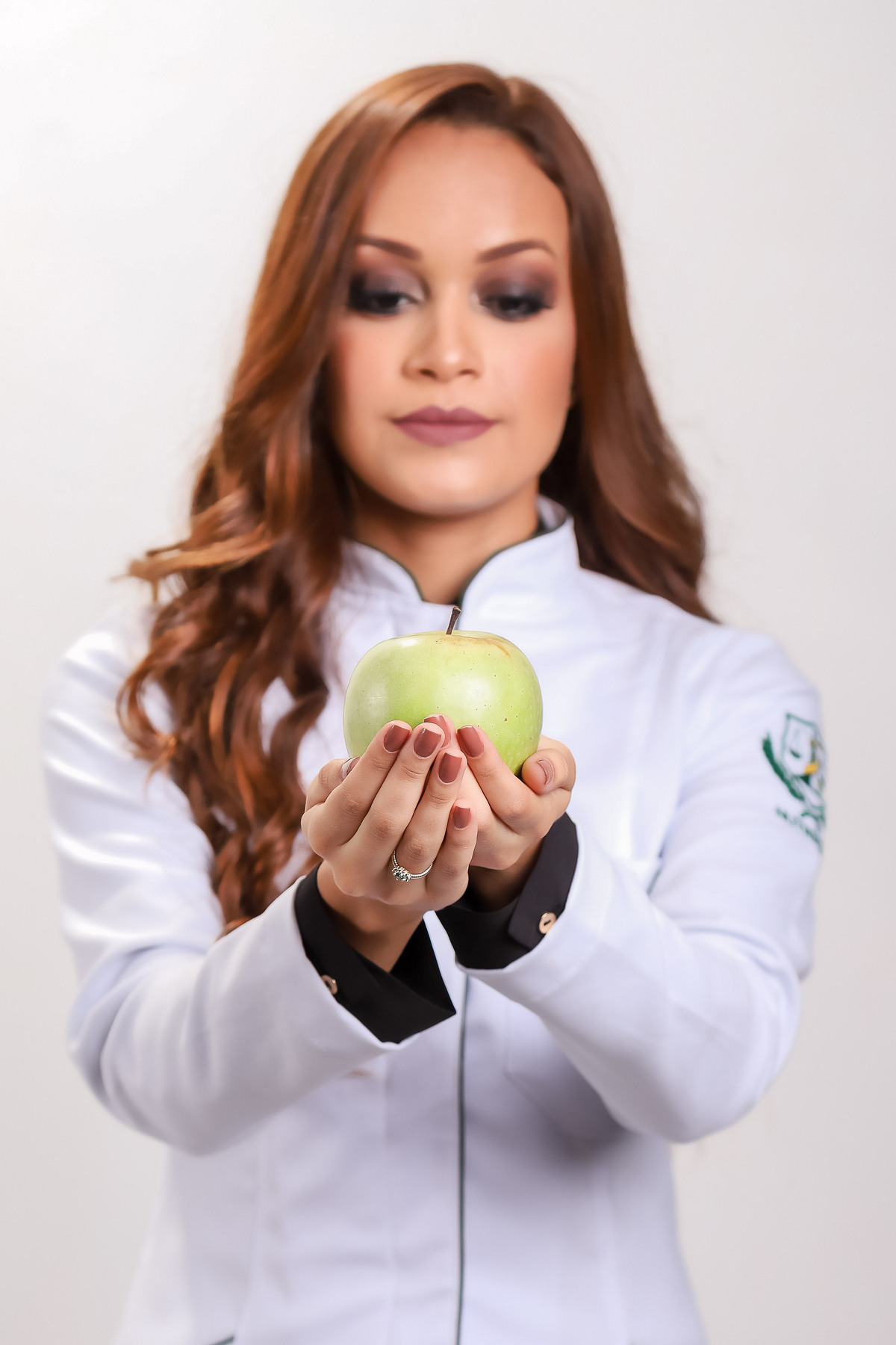 rissa-nutrição-iesp-formatura-becas-becaspb-joãopessoa-paraiba-jampa-pb-cadeira-fotografo-foto-fotografias-diploma-ruiva-muher-ufpb-unipê-asper-nassau-fpb-faser-sessões-foto-juarez-carneiro-studio-diego-capelo-simbolo-beca-tradição-beleza-produção