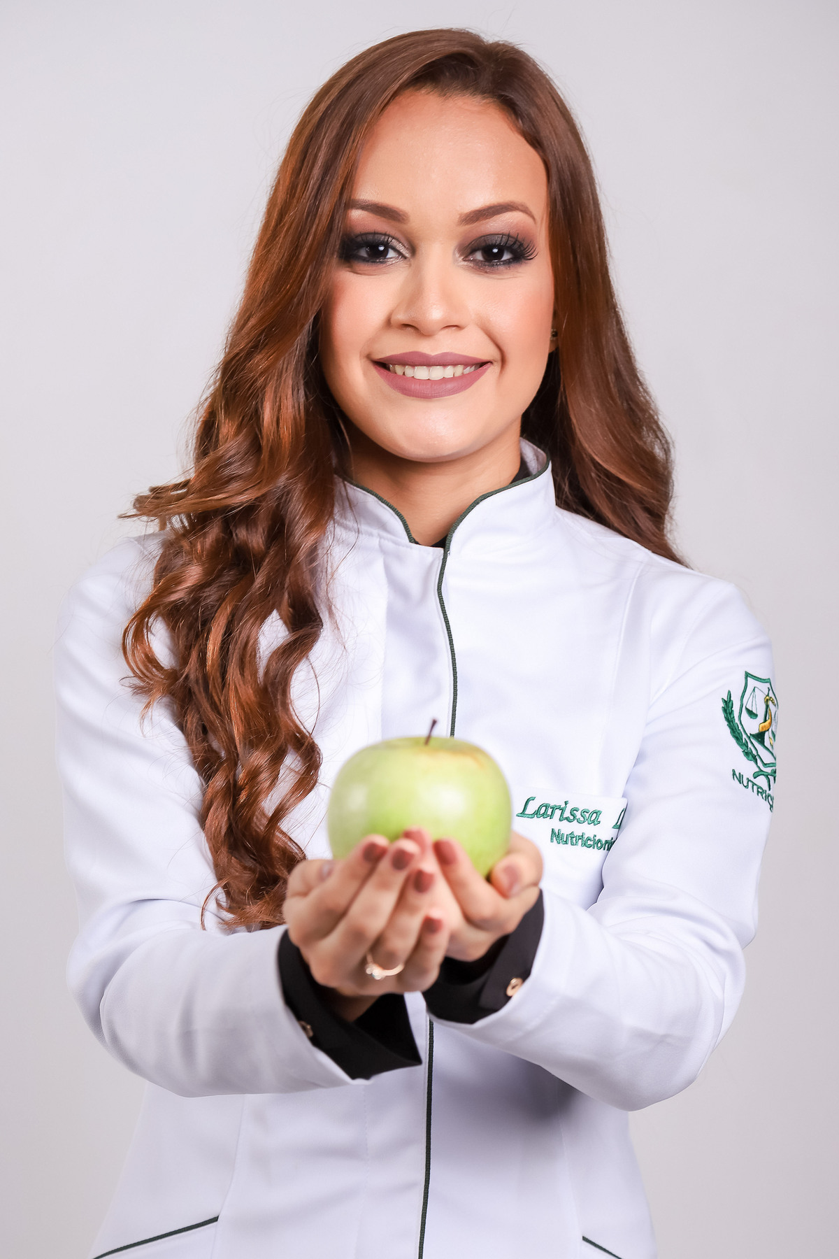 rissa-nutrição-iesp-formatura-becas-becaspb-joãopessoa-paraiba-jampa-pb-cadeira-fotografo-foto-fotografias-diploma-ruiva-muher-ufpb-unipê-asper-nassau-fpb-faser-sessões-foto-juarez-carneiro-studio-diego-capelo-simbolo-beca-tradição-beleza-produção