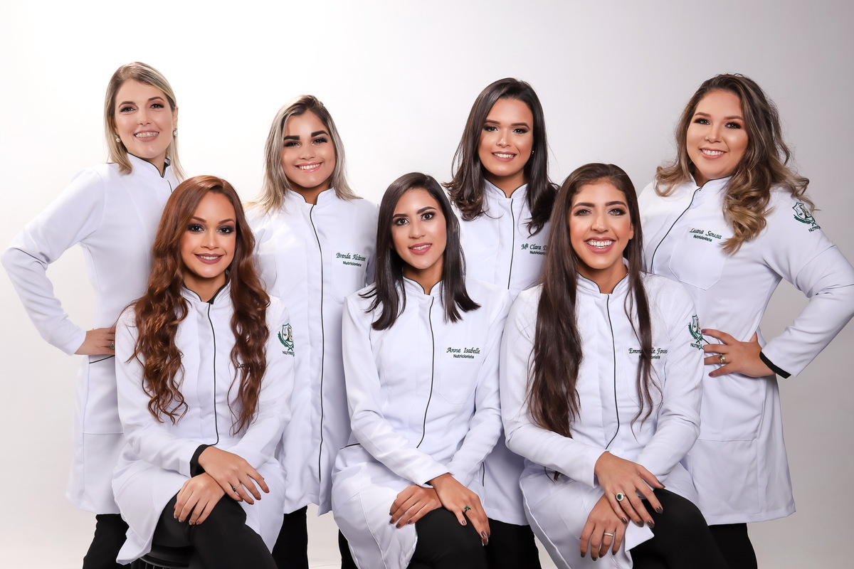 rissa-nutrição-iesp-formatura-becas-becaspb-joãopessoa-paraiba-jampa-pb-cadeira-fotografo-foto-fotografias-diploma-ruiva-muher-ufpb-unipê-asper-nassau-fpb-faser-sessões-foto-juarez-carneiro-studio-diego-capelo-simbolo-beca-tradição-beleza-produção