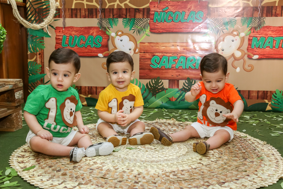 aniversario-infantil-trigêmeos-niver-tema-juarez-carneiro-studio-fotografo-foto-fotografia-criança-plazademayo-13demaio-fotos-crianças-festa-joãopessoa-paraiba-jampa-pb-decoração-niver-bolas-mães-pais-familia-festinha-salãodefestas