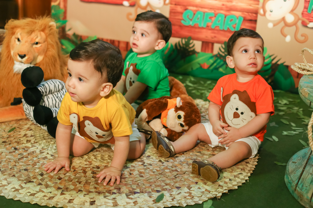 aniversario-infantil-trigêmeos-niver-tema-juarez-carneiro-studio-fotografo-foto-fotografia-criança-plazademayo-13demaio-fotos-crianças-festa-joãopessoa-paraiba-jampa-pb-decoração-niver-bolas-mães-pais-familia-festinha-salãodefestas