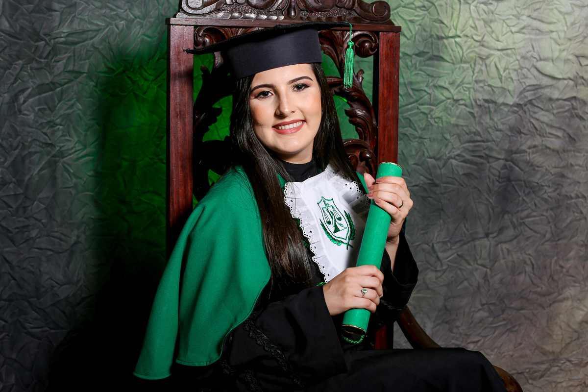 juarez-carneiro-studio-ensaio-sessão-foto-fotografia-formatura-cadeira-capelo-beca-becapb-fpb-nutrição