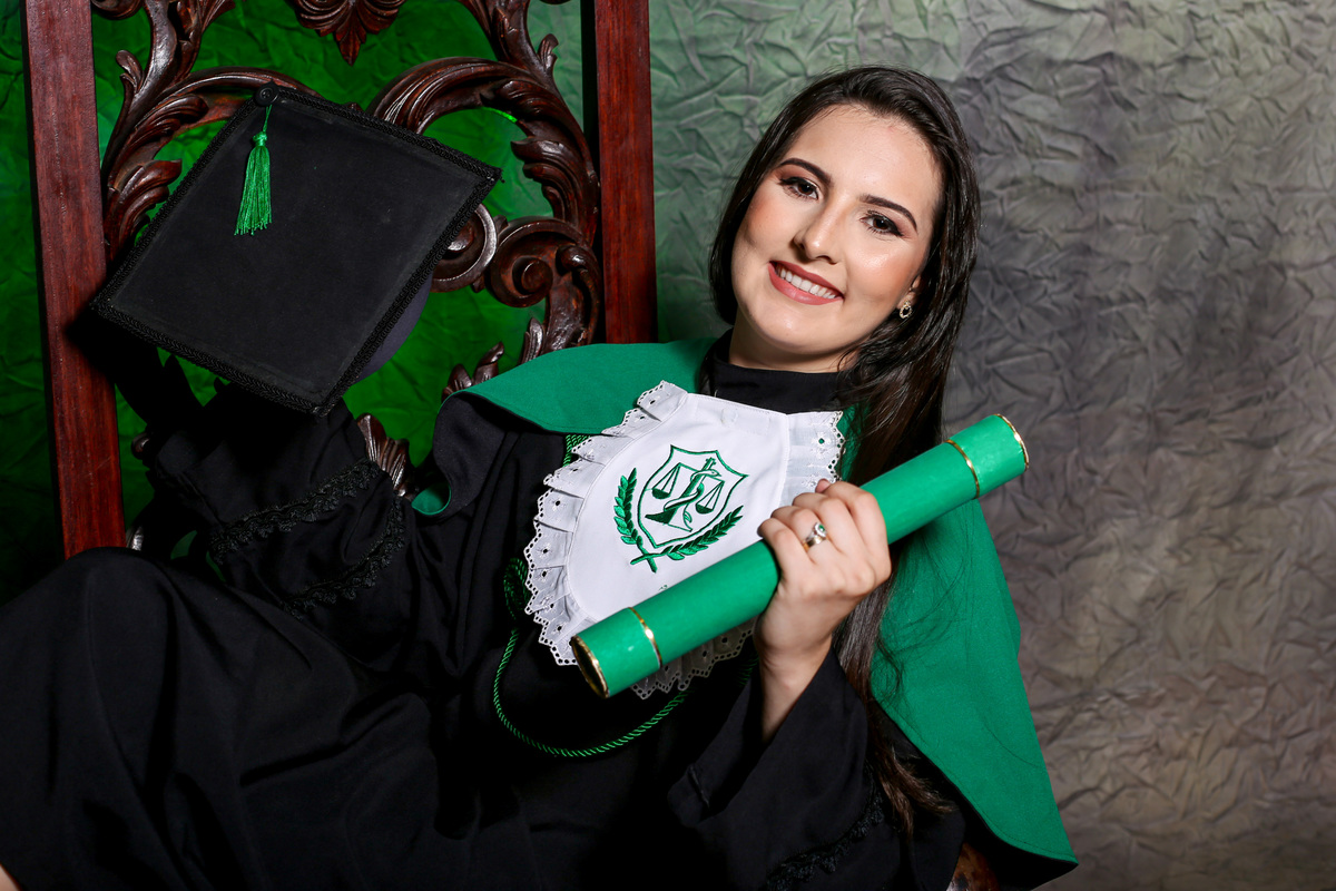 juarez-carneiro-studio-ensaio-sessão-foto-fotografia-formatura-cadeira-capelo-beca-becapb-fpb-nutrição