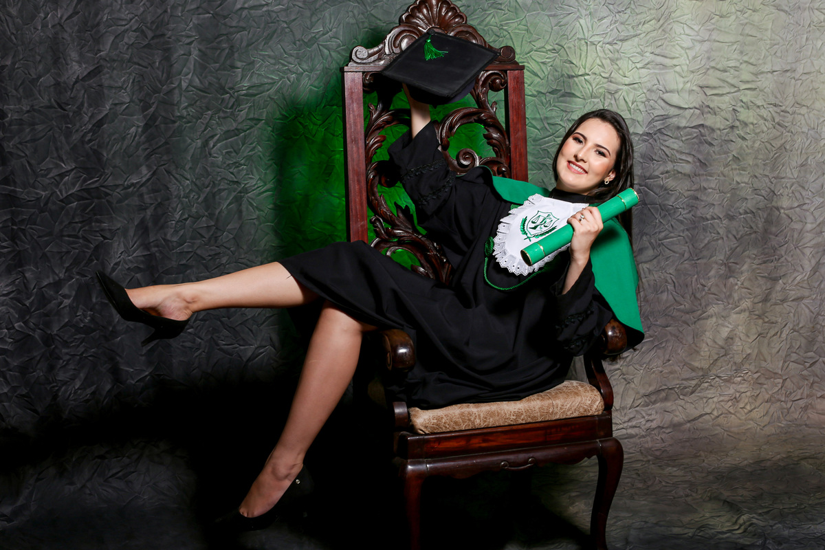 juarez-carneiro-studio-ensaio-sessão-foto-fotografia-formatura-cadeira-capelo-beca-becapb-fpb-nutrição