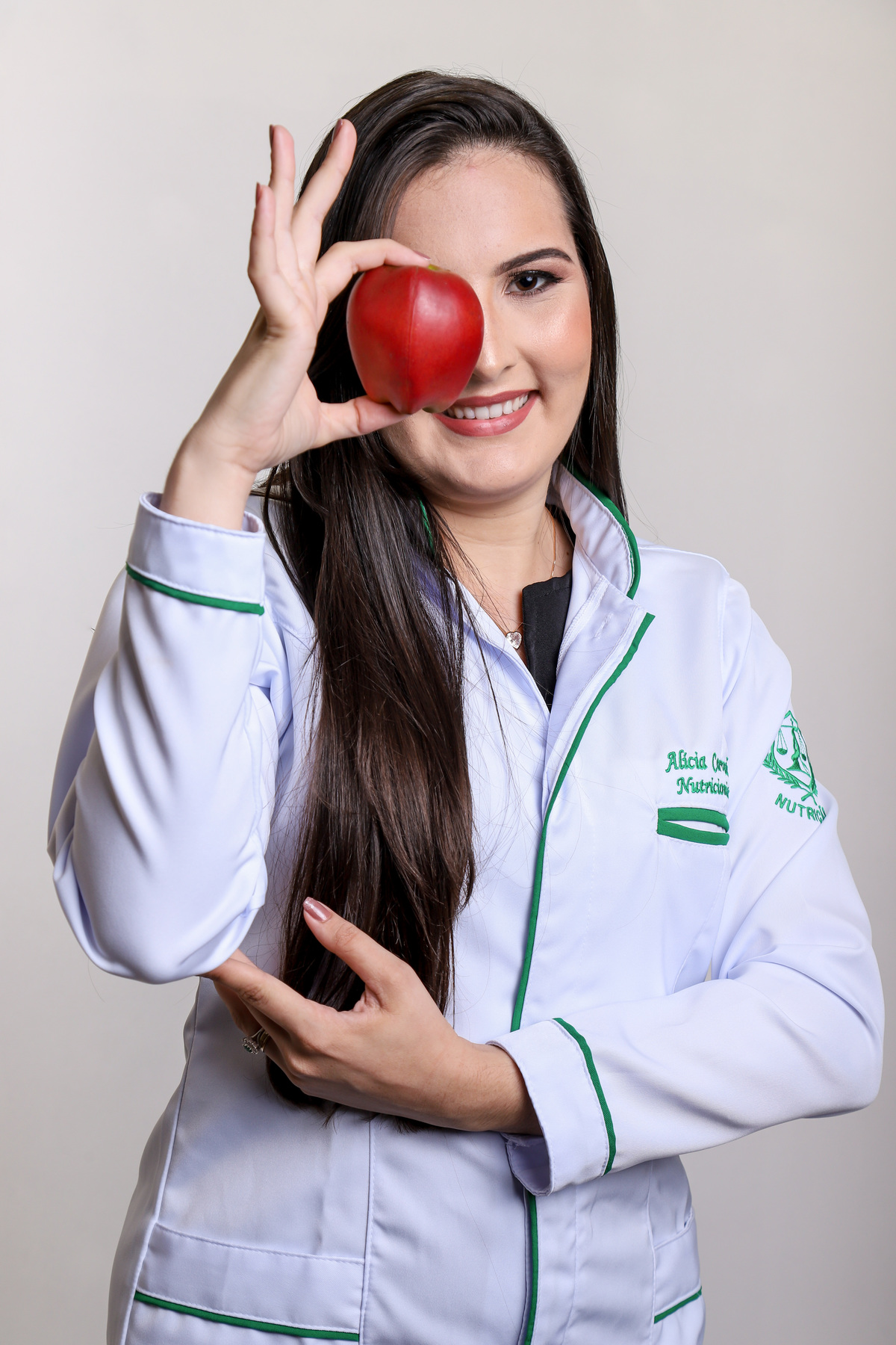 juarez-carneiro-studio-ensaio-sessão-foto-fotografia-formatura-cadeira-capelo-beca-becapb-fpb-nutrição