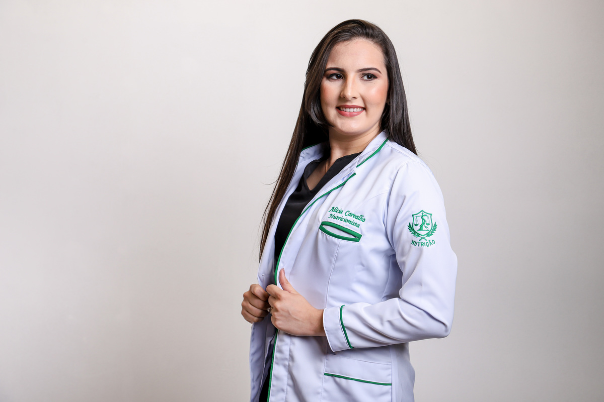 juarez-carneiro-studio-ensaio-sessão-foto-fotografia-formatura-cadeira-capelo-beca-becapb-fpb-nutrição