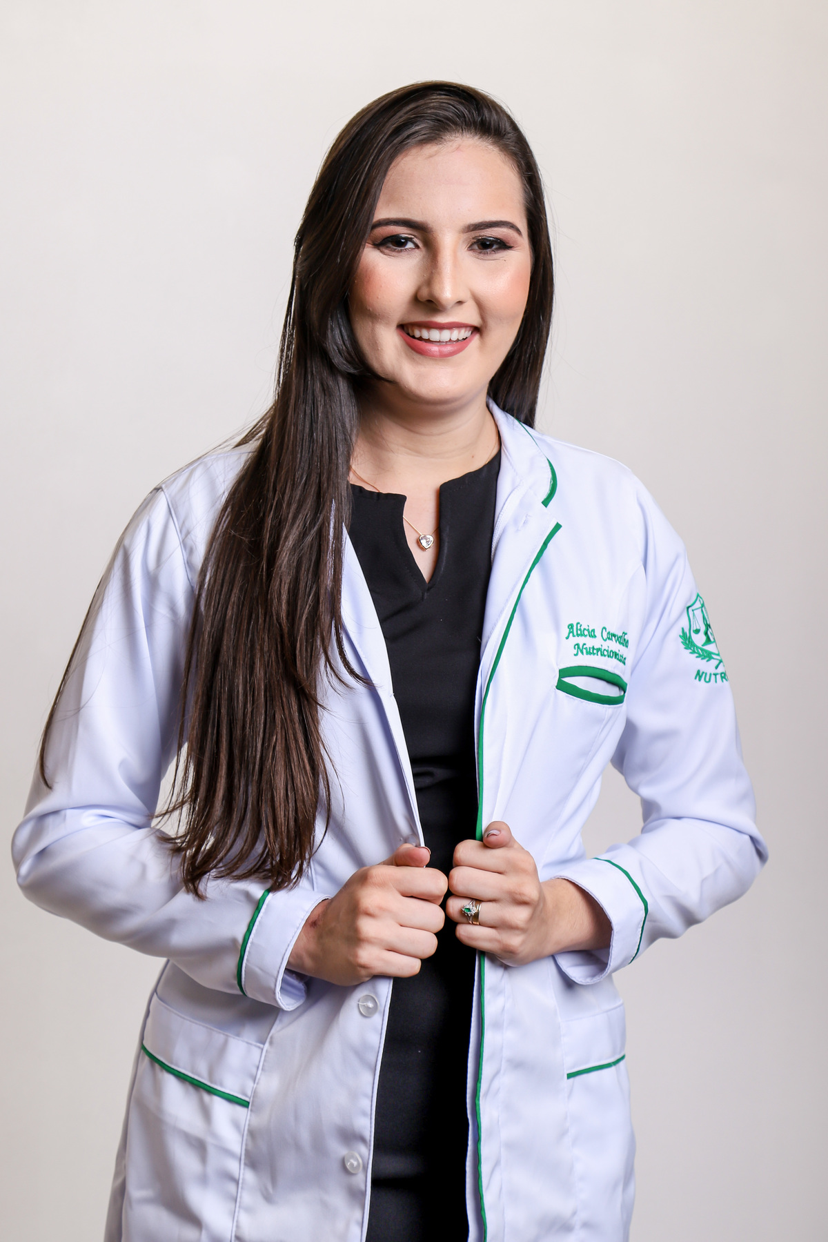 juarez-carneiro-studio-ensaio-sessão-foto-fotografia-formatura-cadeira-capelo-beca-becapb-fpb-nutrição