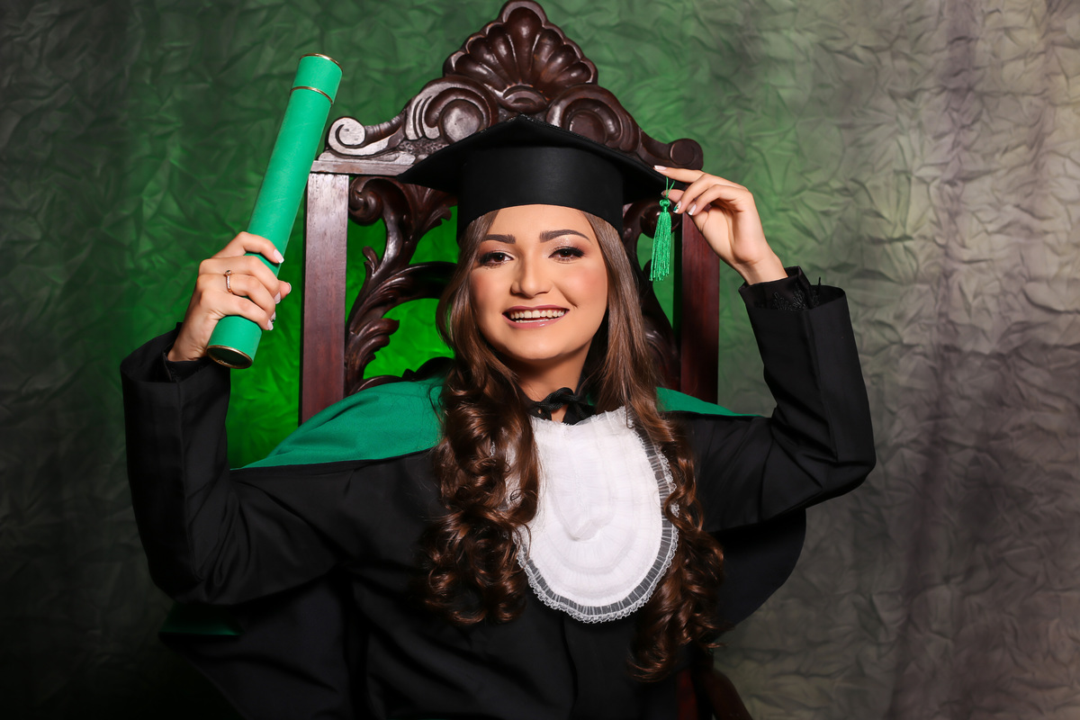 formatura-formanda-biomedicina-joãopessoa-paraiba-fotografo-fotos-beca-portadiploma-becas-faculdade-juarez-carneiro-studio