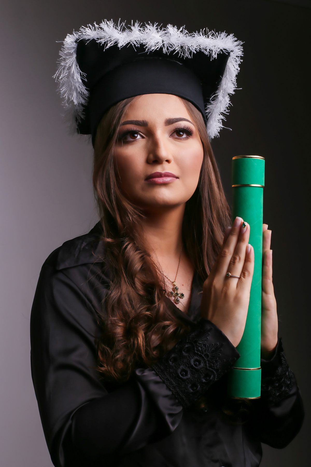 formatura-formanda-biomedicina-joãopessoa-paraiba-fotografo-fotos-beca-portadiploma-becas-faculdade-juarez-carneiro-studio