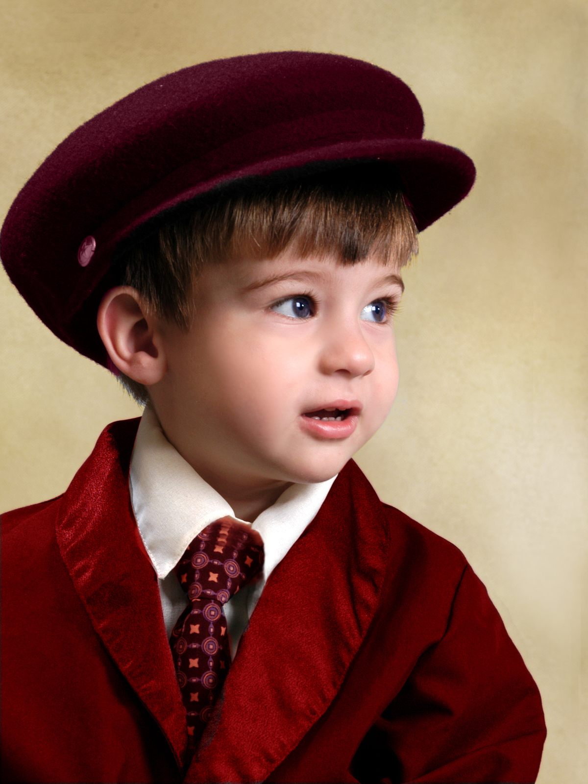 Menino Foto Produzida No Studio Fotográfico 