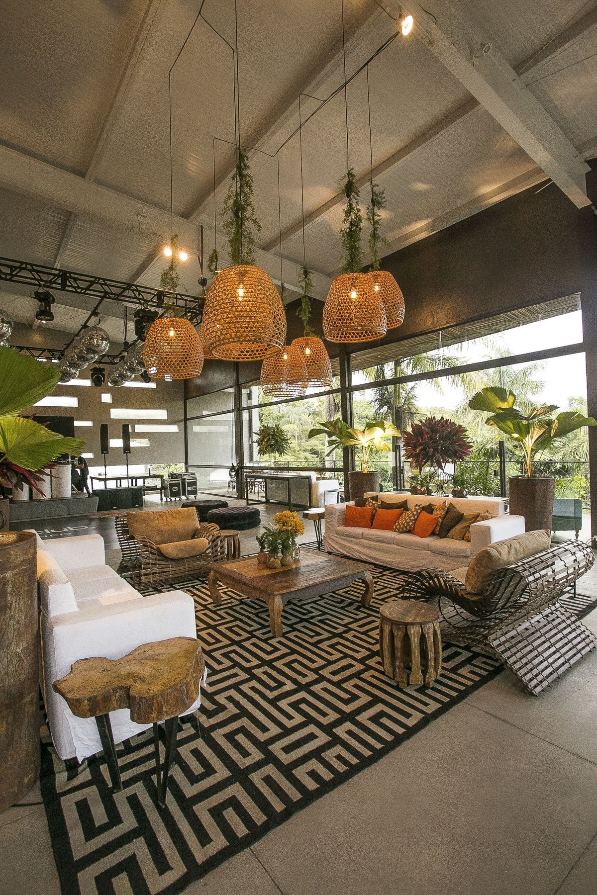 Evento Empresarial NDF - Jardins Independência Arte Floral - Susana Araújo - Projeto Adriana Andriole 