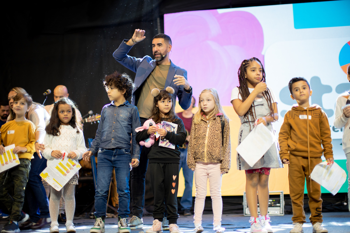 Comunidade da Graça oração crianças start Fernando Diniz Shopping Internacional Guarulhos