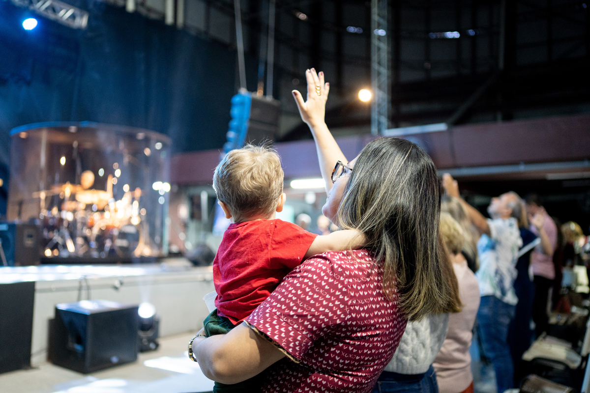 Comunidade da graça Guarulhos Fernando Diniz Louvor adoração Deus Jesus igreja