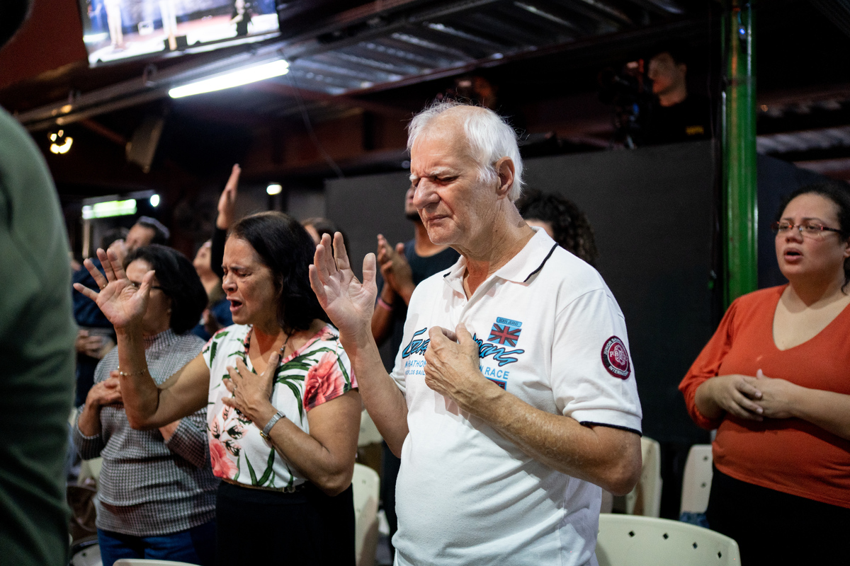 Comunidade da graça Guarulhos Fernando Diniz Louvor adoração Deus Jesus igreja