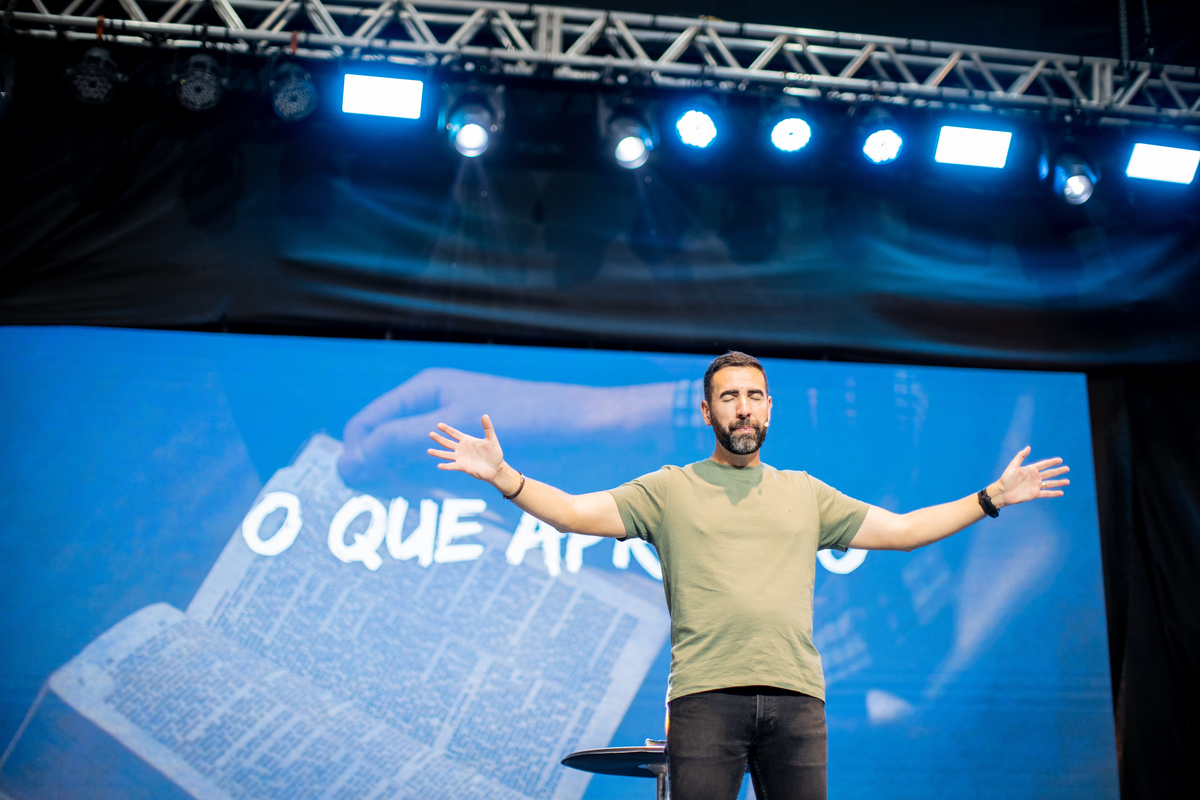 Comunidade da graça Guarulhos Fernando Diniz Louvor adoração Deus Jesus igreja