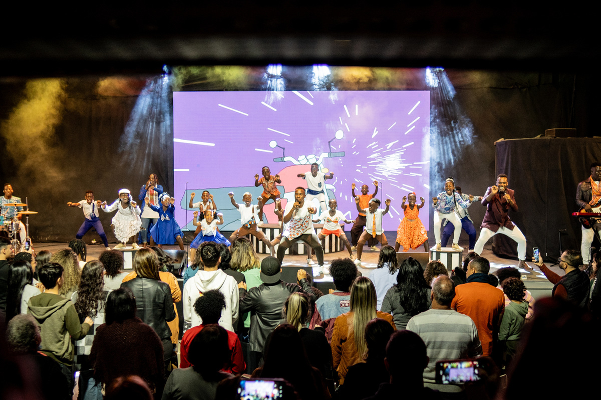 CgGuarulhos cg Guarulhos Pastor FERNANDO DINIZ Samuel Mendonça Igreja Shopping Internacional Guarulhos Coral Watoto Watoto felicidade alegria Jesus Deus louvor adoração Fotografia talento