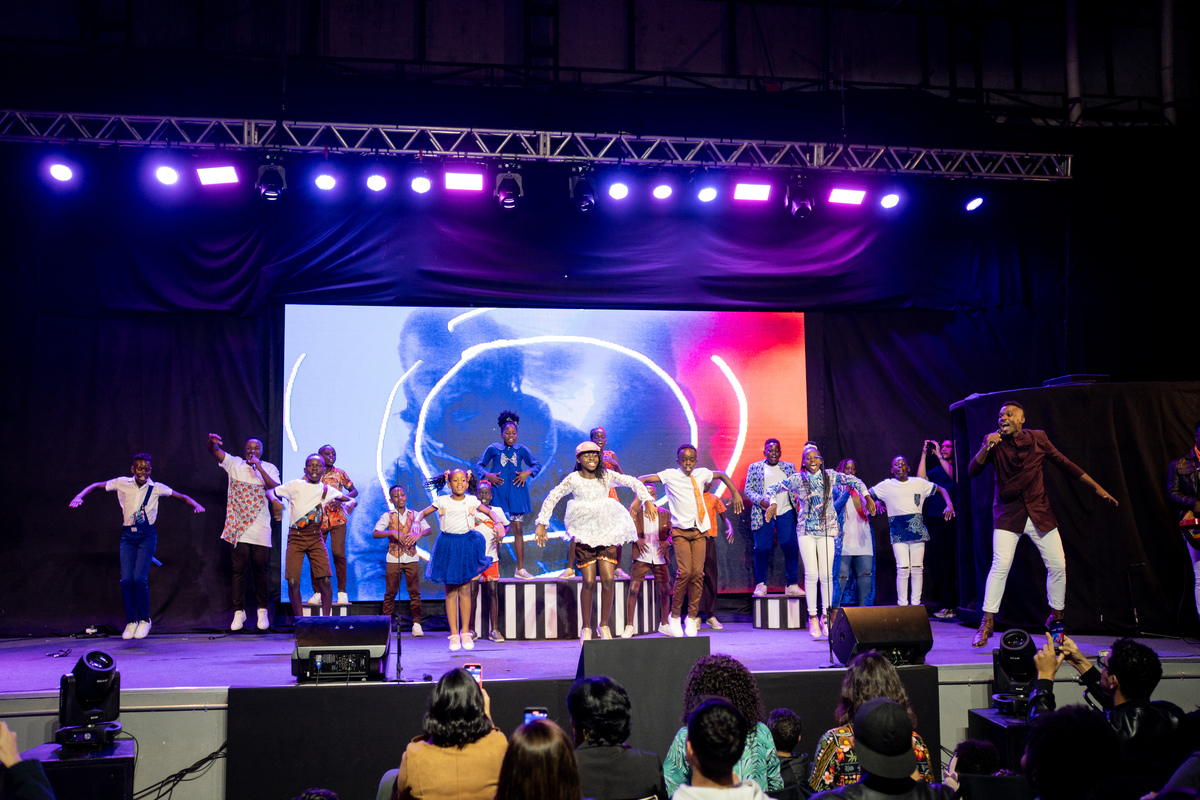 CgGuarulhos cg Guarulhos Pastor FERNANDO DINIZ Samuel Mendonça Igreja Shopping Internacional Guarulhos Coral Watoto Watoto felicidade alegria Jesus Deus louvor adoração Fotografia talento