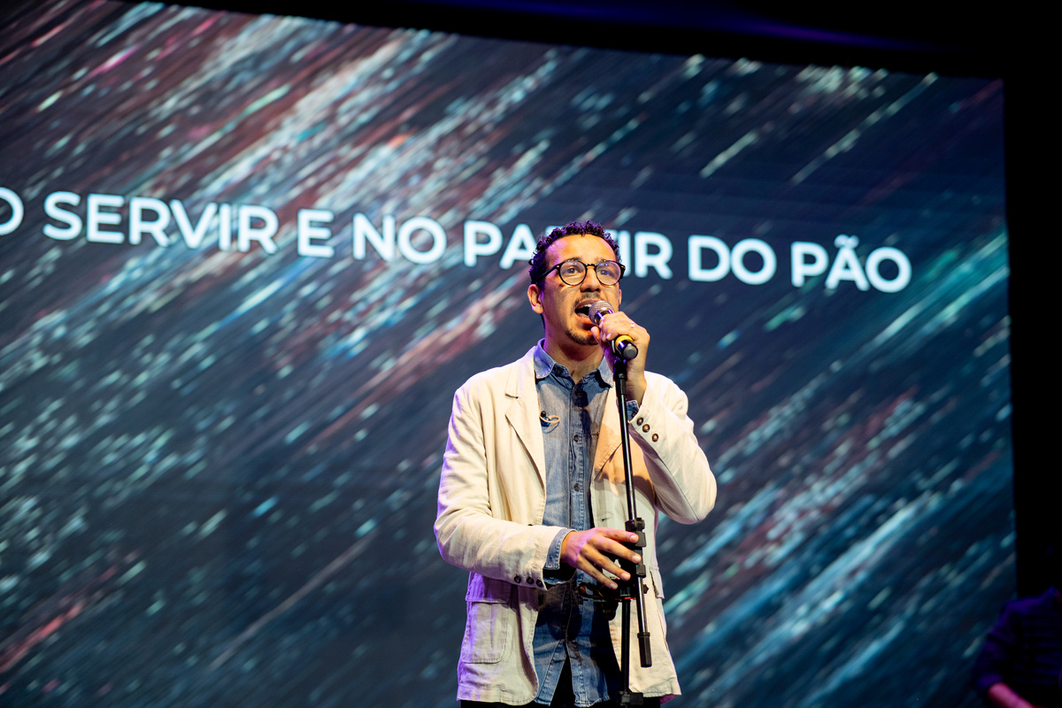 Comunidade da Graça cgguarulhos Cg Guarulhos FERNANDO DINIZ Pastor Fernando Diniz Batismo Batismo nas águas fotografia Jesus Igreja Família