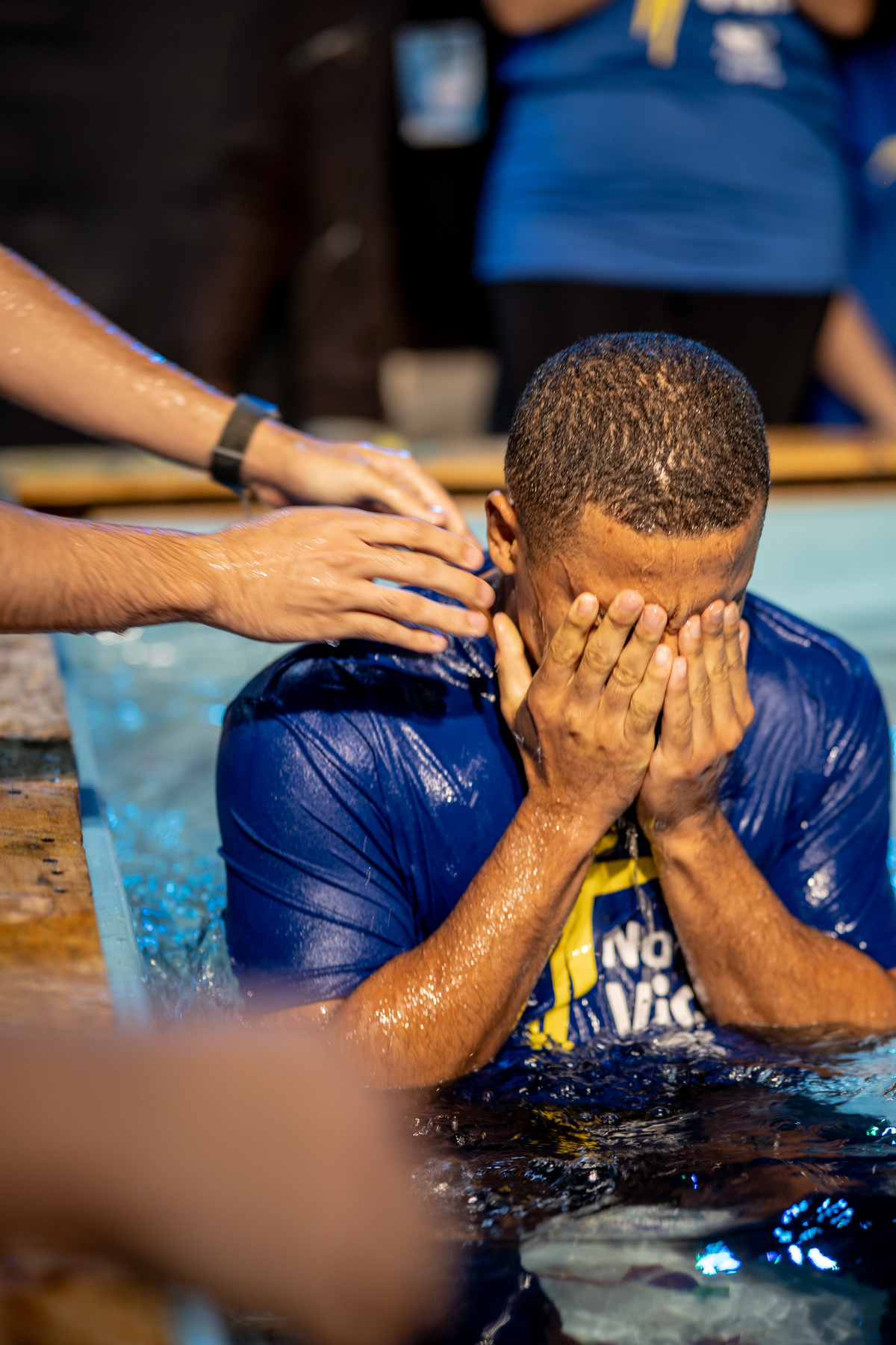 Comunidade da Graça cgguarulhos Cg Guarulhos FERNANDO DINIZ Pastor Fernando Diniz Batismo Batismo nas águas fotografia Jesus Igreja Família
