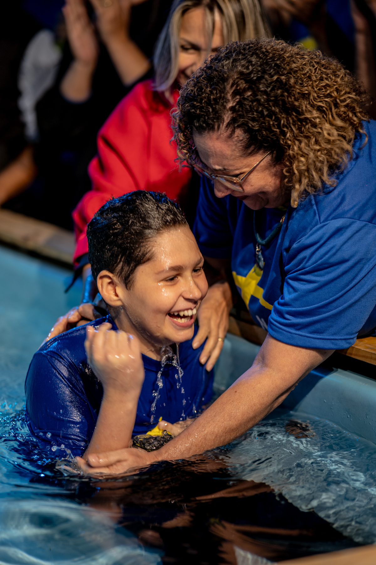 Comunidade da Graça cgguarulhos Cg Guarulhos FERNANDO DINIZ Pastor Fernando Diniz Batismo Batismo nas águas fotografia Jesus Igreja Família