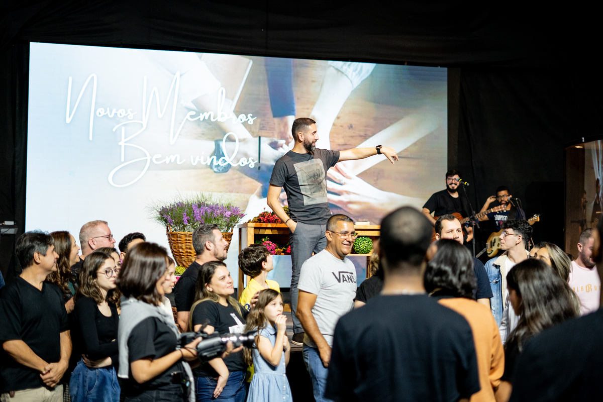 apresentação novos membros fernando diniz Comunidade da graça Guarulhos cg guarulhos