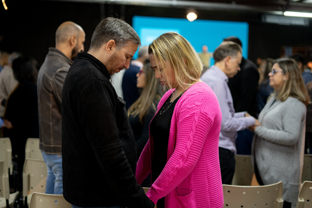 Imersão de casais
 cg Guarulhos comunidade da Graça Guarulhos Fernando Diniz Pastor Fernando Diniz louvor adoração casais união igreja família