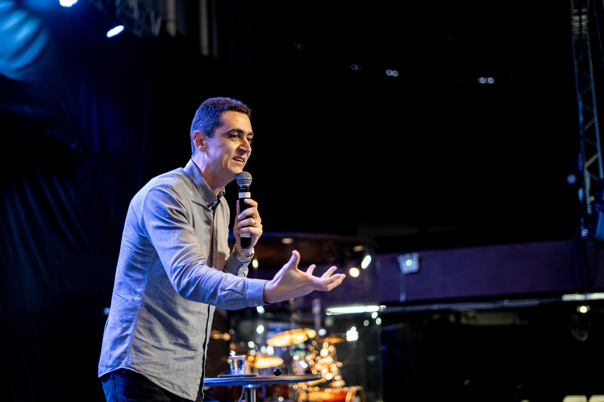 Imersão de casais
 cg Guarulhos comunidade da Graça Guarulhos Fernando Diniz Pastor Fernando Diniz louvor adoração casais união igreja família