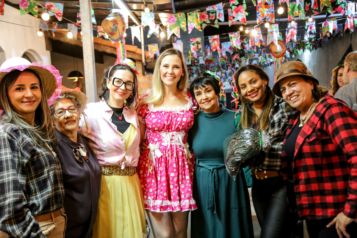Arraiá Seniors
cg Guarulhos comunidade da Graça Guarulhos festa Junina shopping internacional fernando diniz