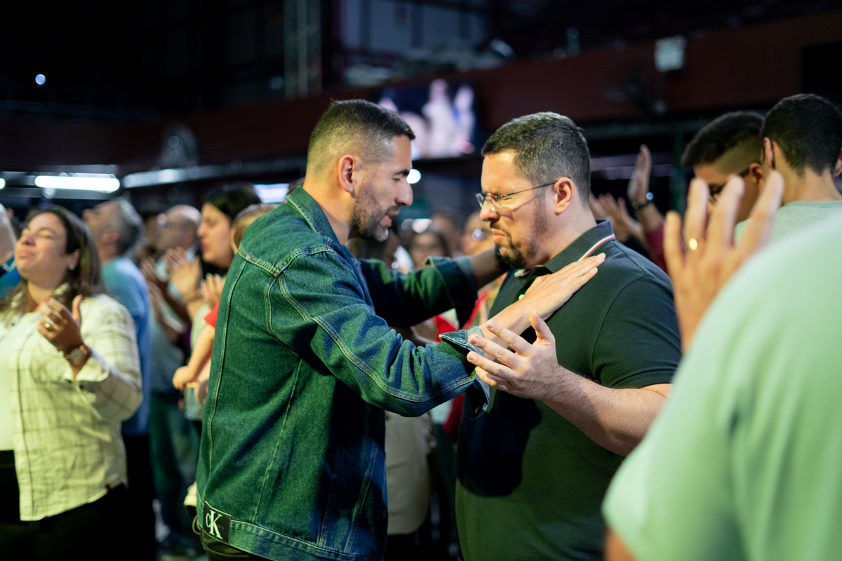 Fernando Diniz Samuel Mendonça Cg Guarulhos CgGuarulhos Comunidade da Graça em Guarulhos Show música Jesus louvor adoração Guarulhos Shopping Internacional Igreja