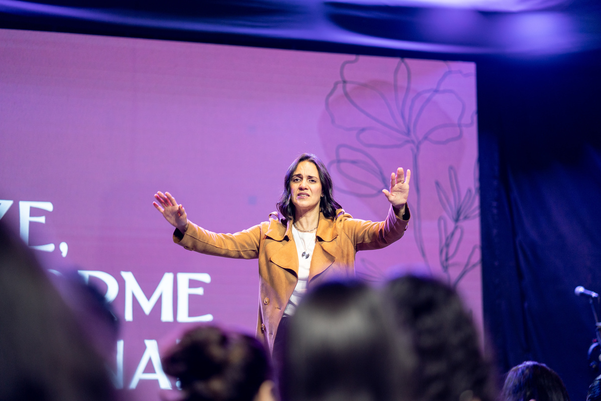 Comunidade da Graça Pra Sueli Pra Zuleide davi Martins mulher plena