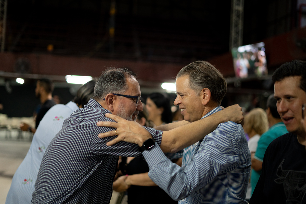 Encontro Homens e Encontro Plena, comunidade da Graça, Cg Guarulhos, Fernando Diniz, Sueli Mendonça, Davi Martins, louvor, adoração, shopping internacional