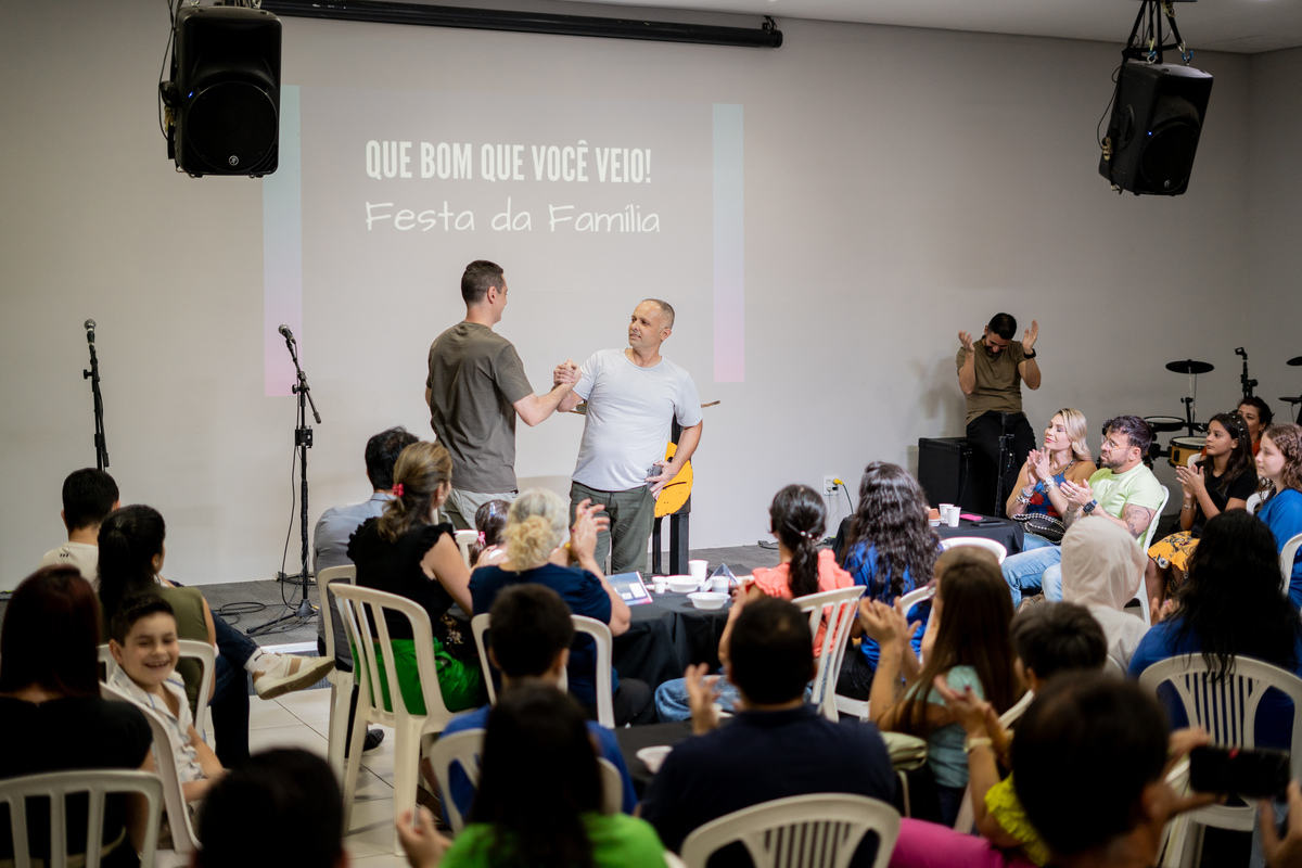 Comunidade da Graça, cg guarulhos, batismo nas águas, fernando diniz, louvor, adoração