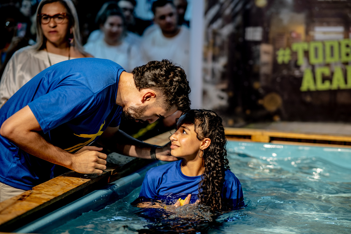 Comunidade da Graça, cg guarulhos, batismo nas águas, fernando diniz, louvor, adoração