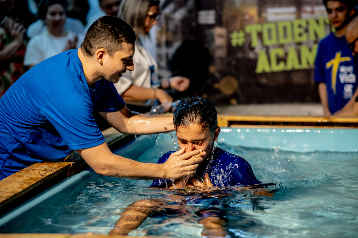 Comunidade da Graça, cg guarulhos, batismo nas águas, fernando diniz, louvor, adoração