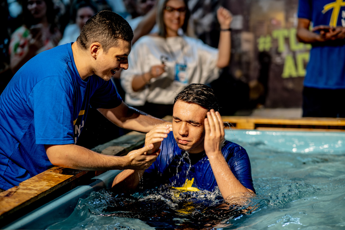 Comunidade da Graça, cg guarulhos, batismo nas águas, fernando diniz, louvor, adoração
